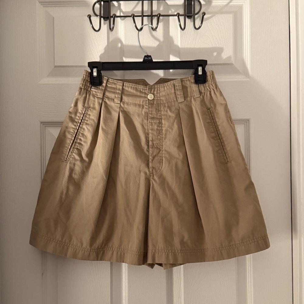 Chaus Sport Pleated Shorts Size 8 Vintage Tan
